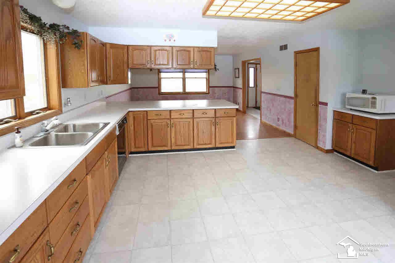 19414 Cone Road Milan, MI 48160 - Photo 14 of 41
