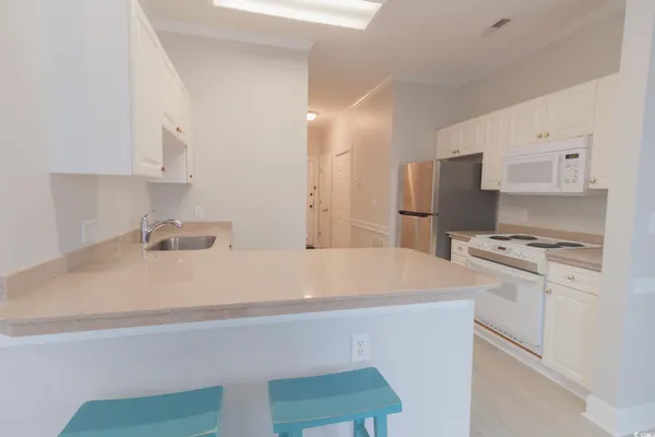$1,300 | 4729 Wild Iris Drive, Unit 301, Myrtle Beach, SC 29577