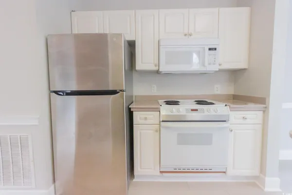 $1,300 | 4729 Wild Iris Drive, Unit 301, Myrtle Beach, SC 29577