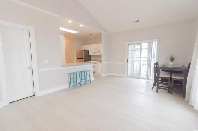 $1,350 | 4729 Wild Iris Drive, Unit 301, Myrtle Beach, SC 29577