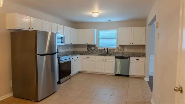 $2,900 | 11037 Southwood Drive, Hampton, GA 30228