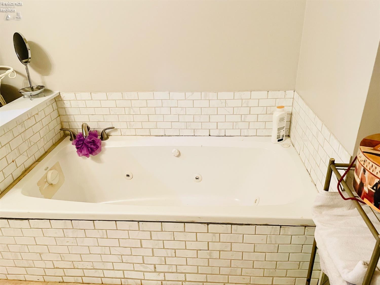 2190 Cooper Foster Park Road Lorain, OH 44053 - Photo 15 of 18 Gallery Image 15