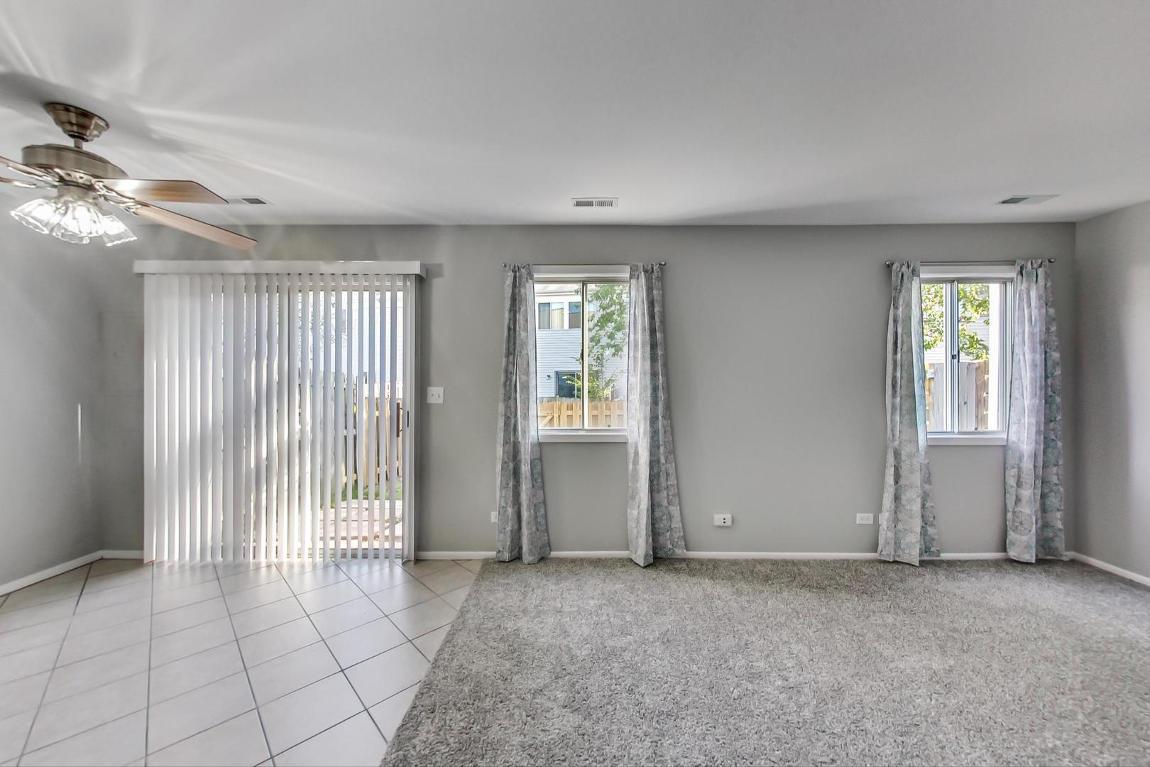 822 Minnesota Circle Carol Stream, IL 60188 - Photo 4 of 14