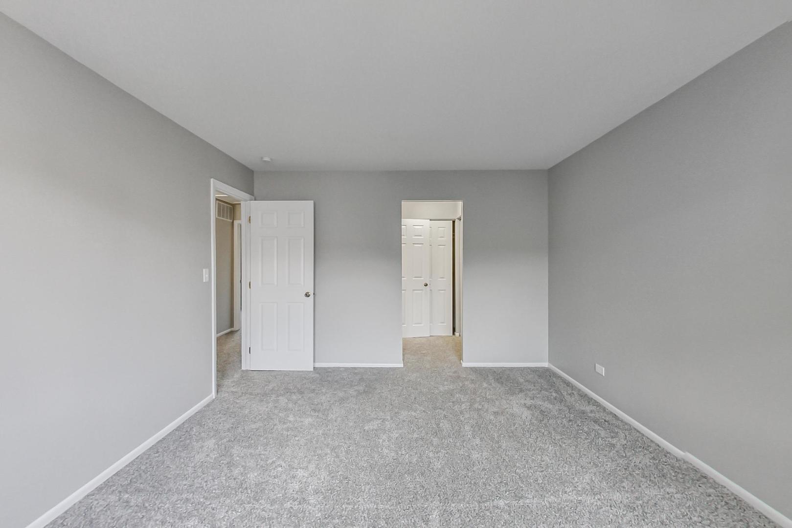 822 Minnesota Circle Carol Stream, IL 60188 - Photo 9 of 14 a view of an empty room