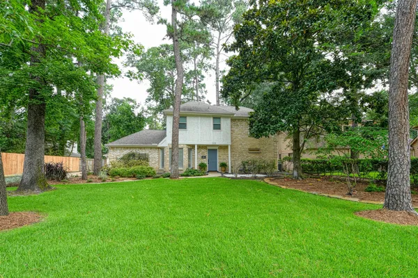 $620,000 | 6 Willowherb Court, The Woodlands, TX 77380