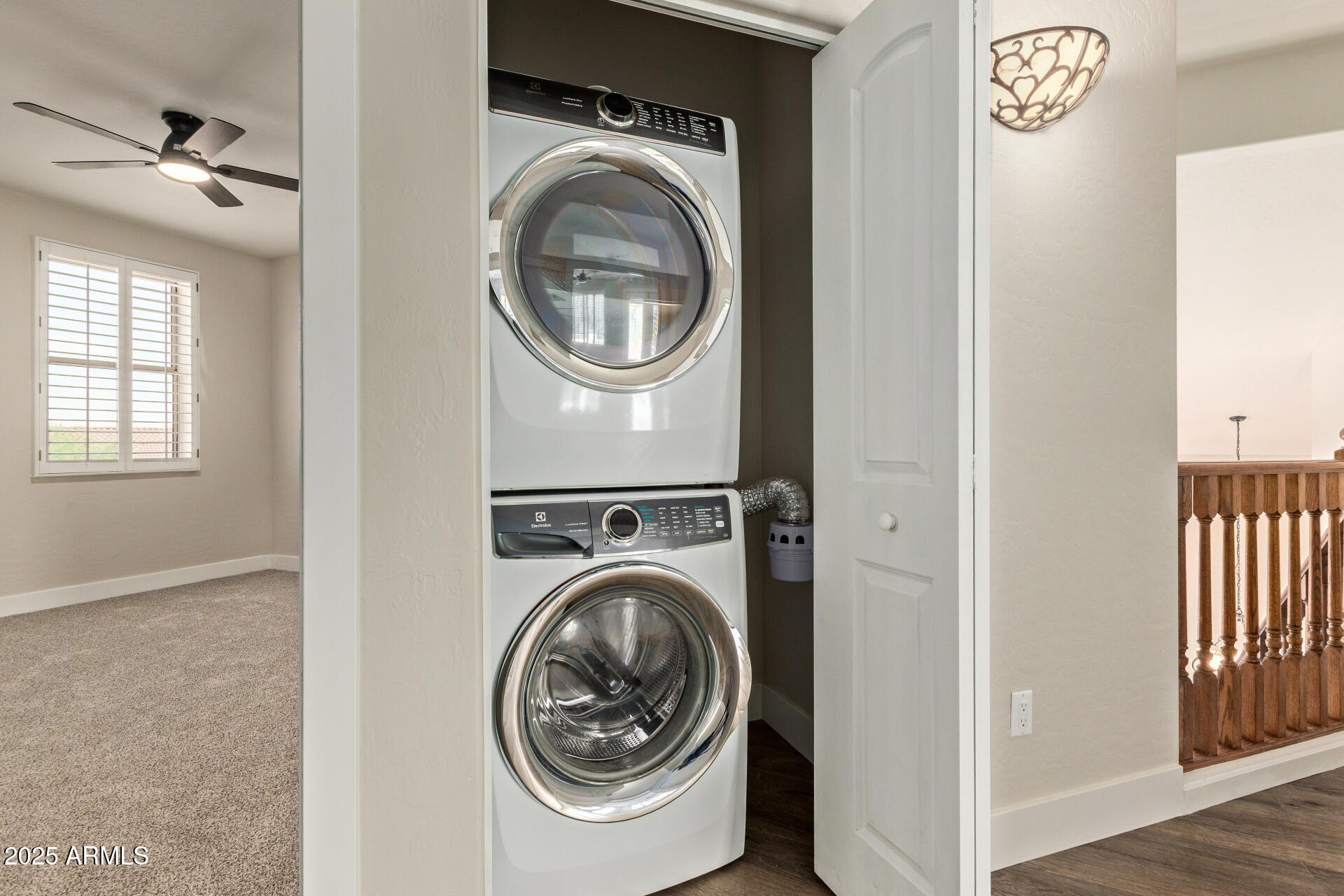 3060 North Ridgecrest, Unit 171 Mesa, AZ 85207 - Photo 25 of 31 a view of washer and dryer in a utility room