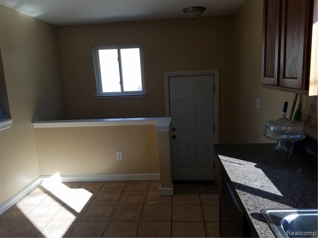 12736 Toepfer Road Warren, MI 48089 - Photo 9 of 25