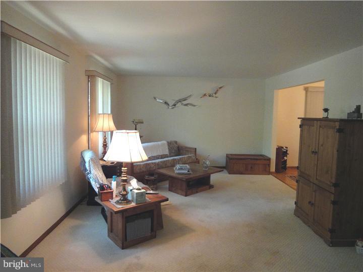 306 Cherry Road Marlton, NJ 08053 - Photo 4 of 22 Living Room