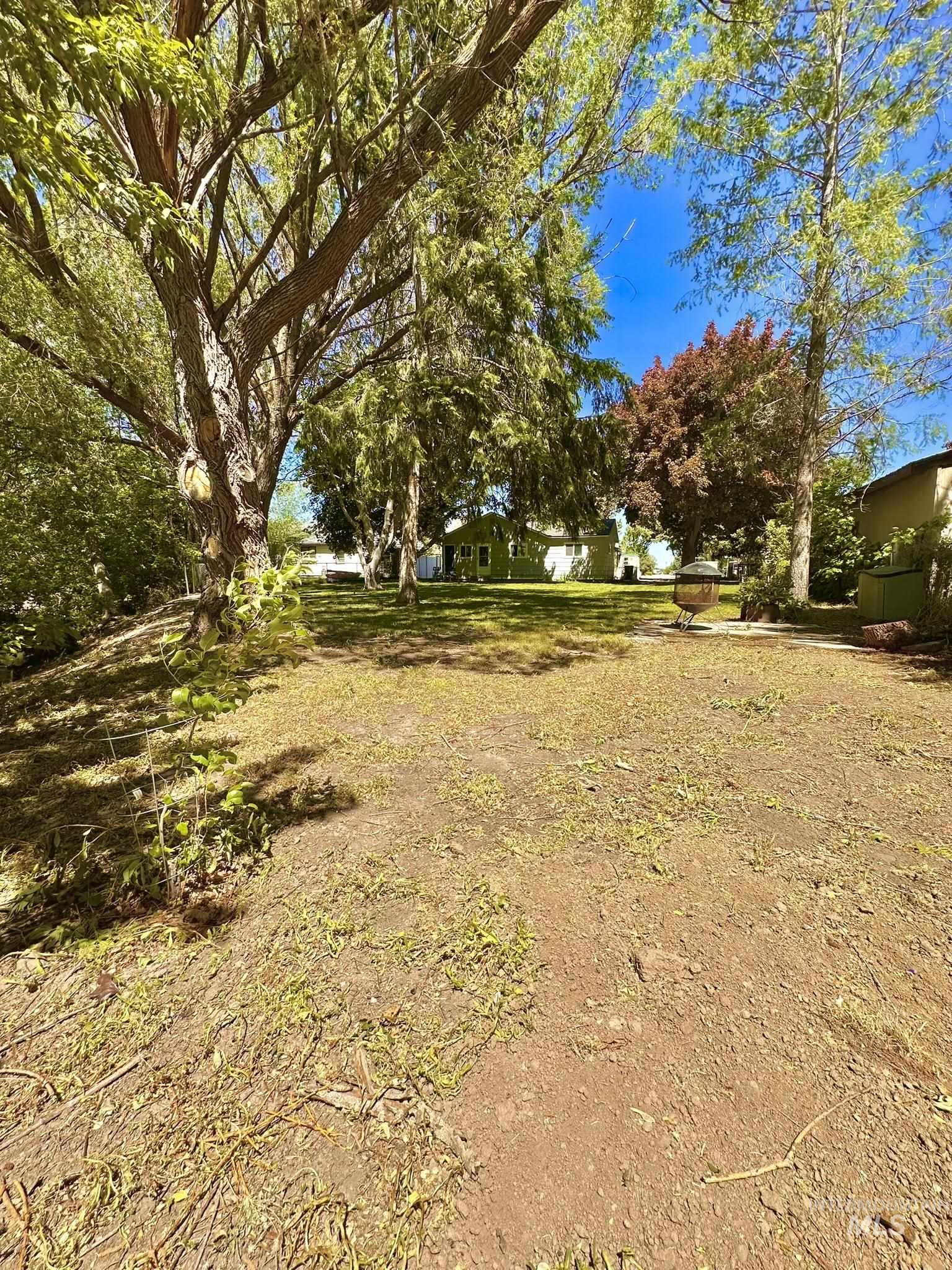 420 East 3rd Street Shoshone, ID 83352 - Photo 6 of 39