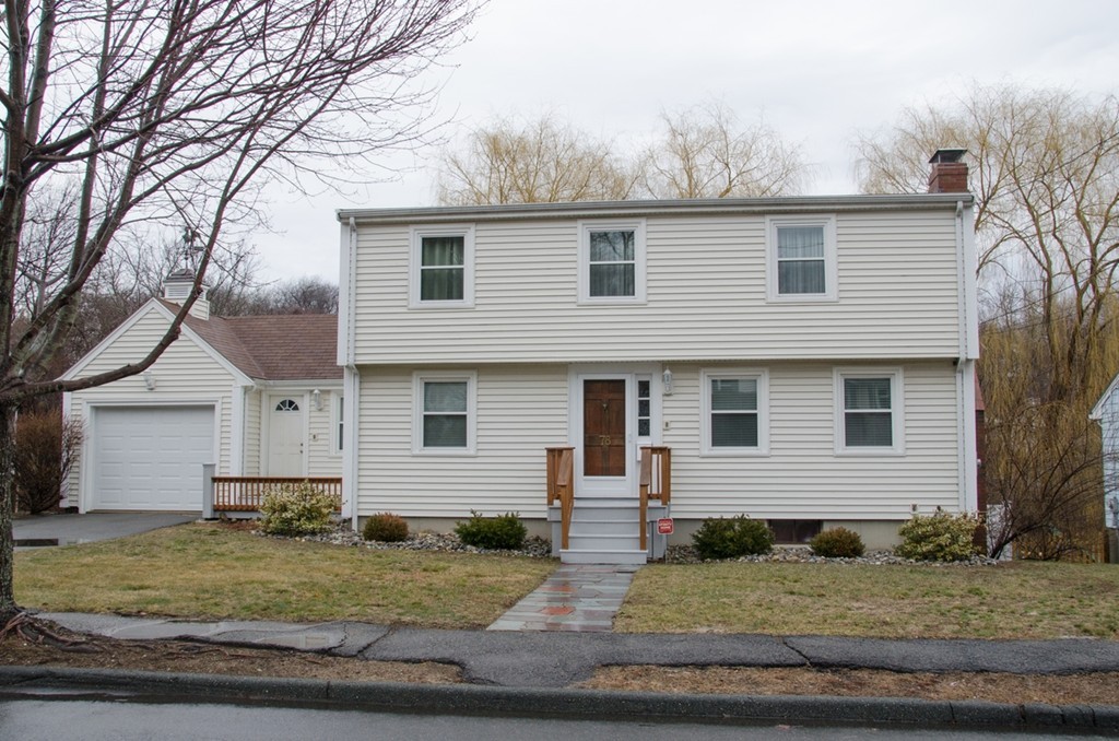 78 Moffatt Road Salem, MA 01970 - Photo 3 of 30 a front view of a house with garden