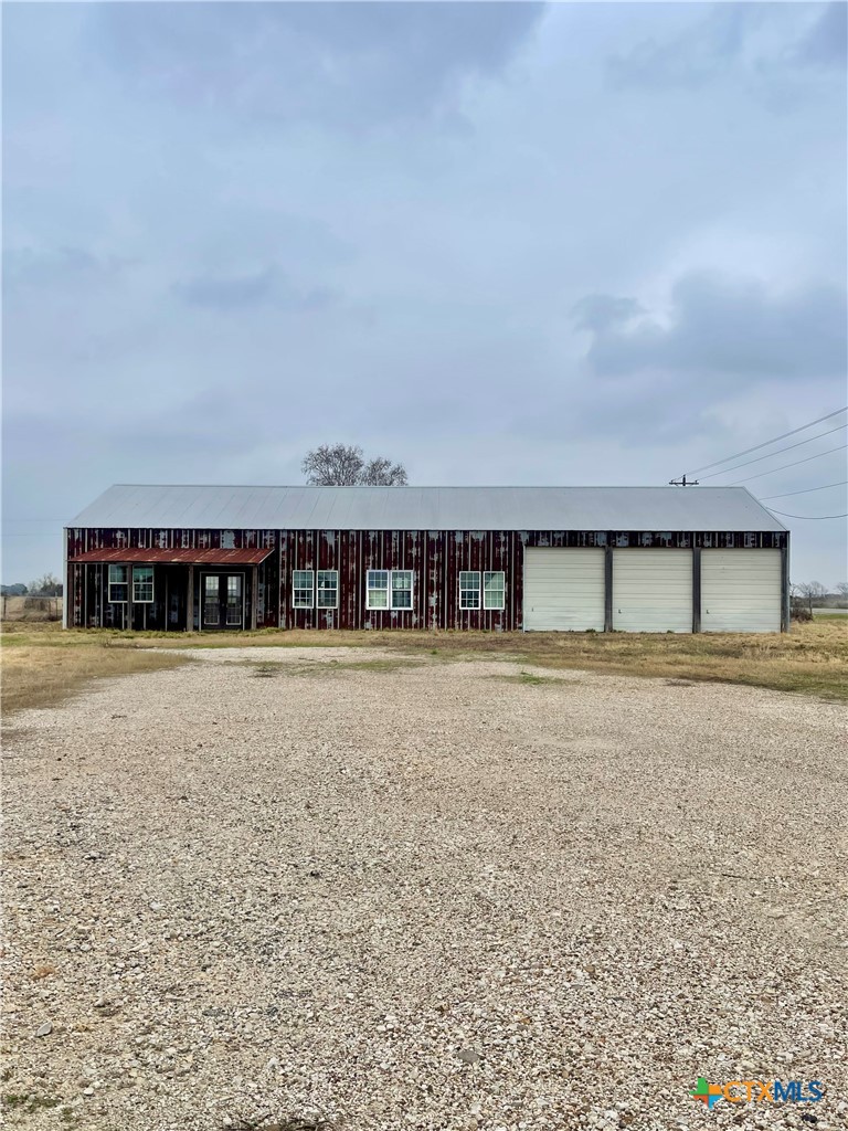 218 Fm 710 Ganado, TX 77962 - Photo 4 of 28