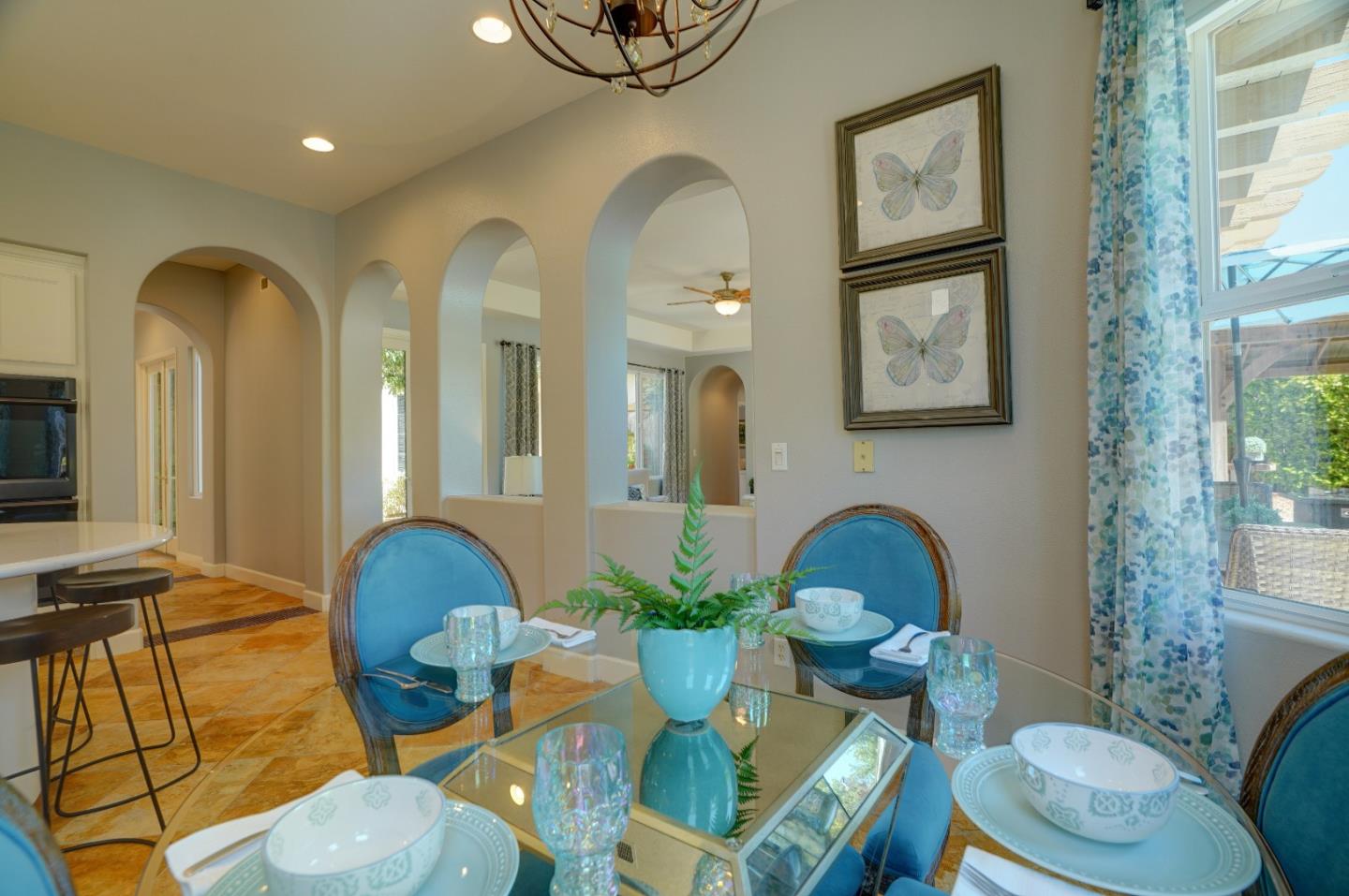 2860 Club Drive Gilroy, CA 95020 - Photo 27 of 87 a front view of a livingroom with furniture and a potted plant