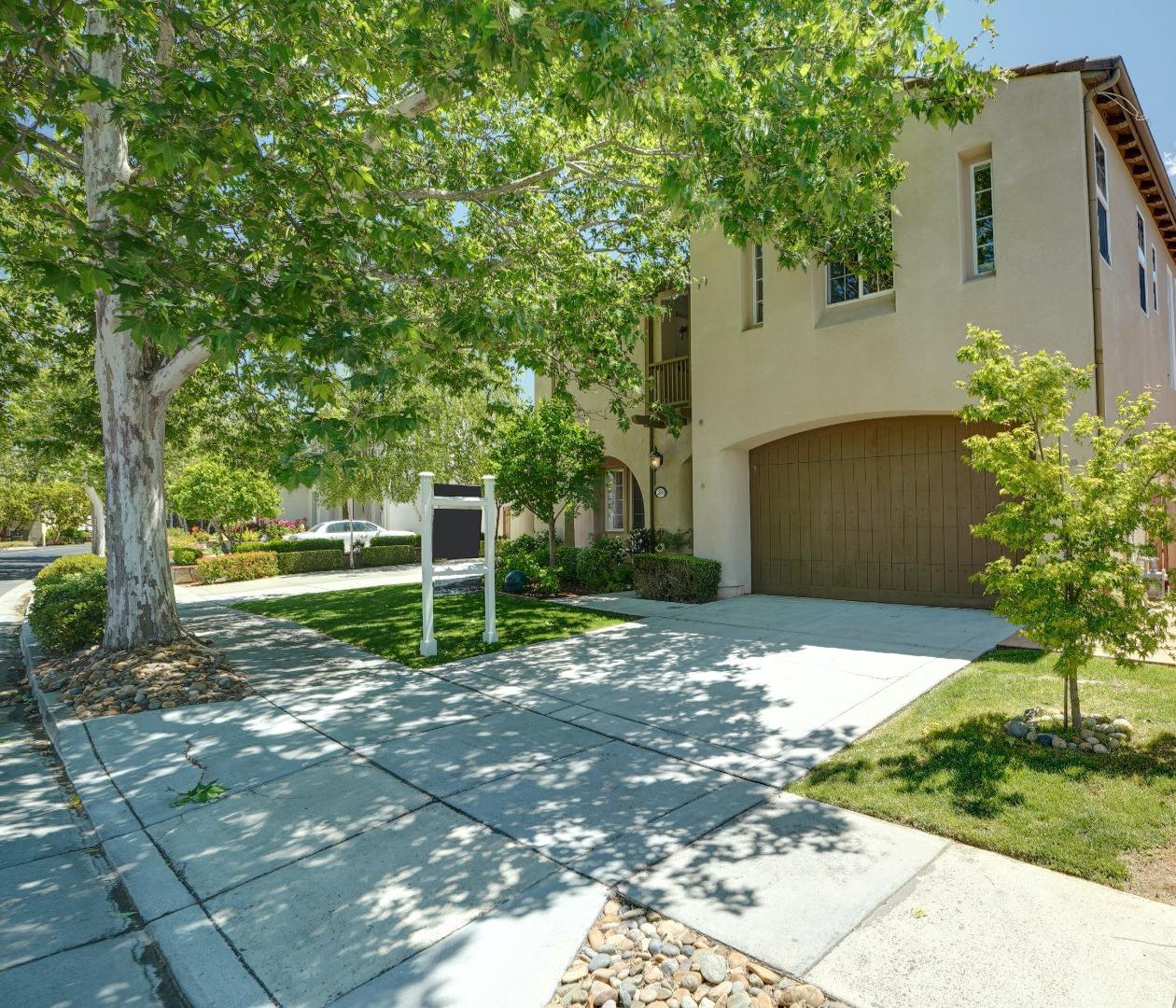 2860 Club Drive Gilroy, CA 95020 - Photo 3 of 87