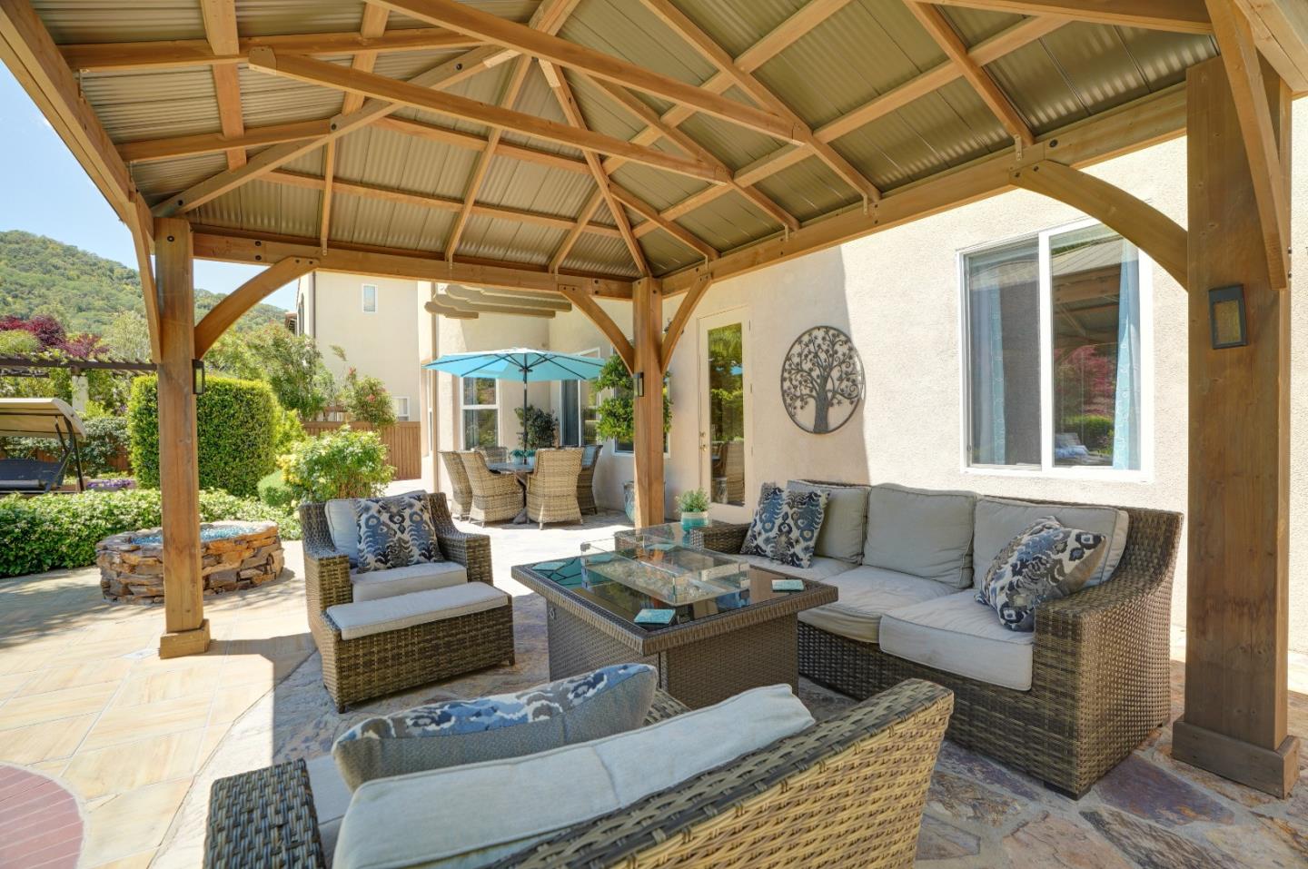 2860 Club Drive Gilroy, CA 95020 - Photo 71 of 87 a living room with furniture and a large window