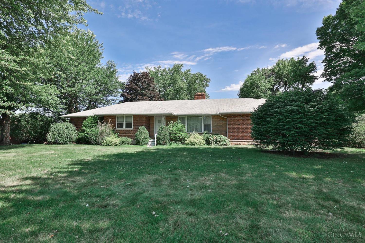 945 Old Springfield Road Vandalia, OH 45377 - Photo 2 of 45 Gallery Image 2