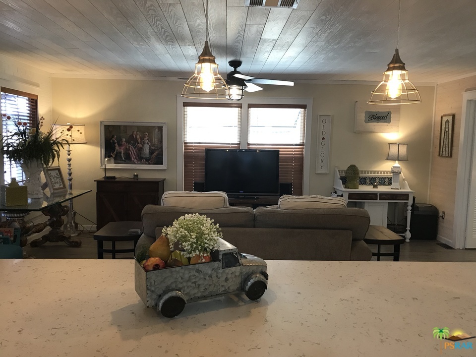 145 Capri Street Rancho Mirage, CA 92270 - Photo 12 of 33 Kitchen/Family Room