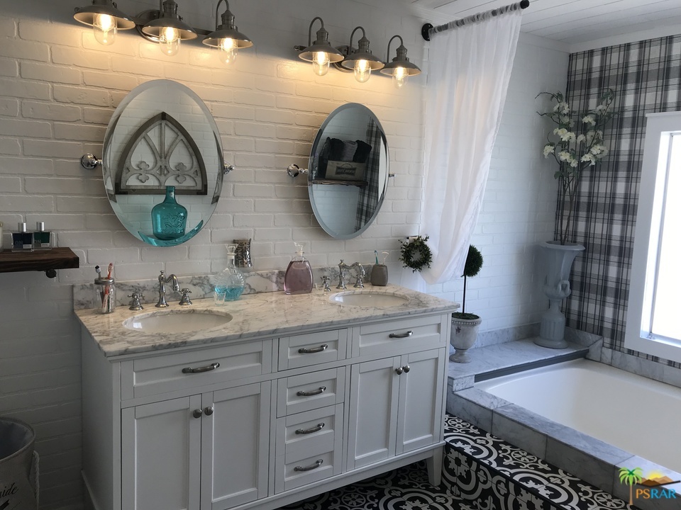 145 Capri Street Rancho Mirage, CA 92270 - Photo 19 of 33 Master Bath