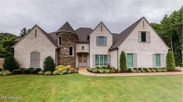 $854,400 | 9108 Honey Suckle Way, Hernando, MS 38632