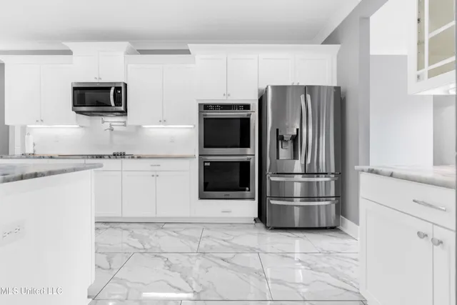 $854,400 | 9108 Honey Suckle Way, Hernando, MS 38632