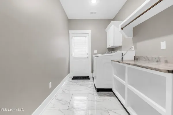 $854,400 | 9108 Honey Suckle Way, Hernando, MS 38632