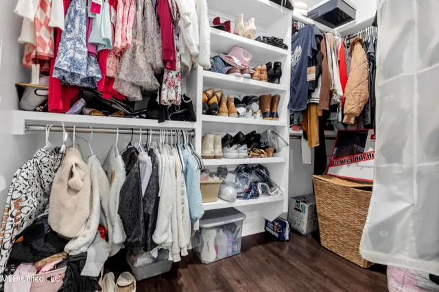 $854,400 | 9108 Honey Suckle Way, Hernando, MS 38632