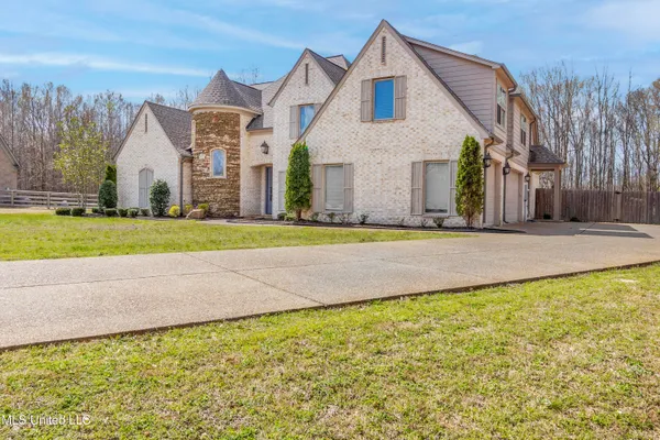 $854,400 | 9108 Honey Suckle Way, Hernando, MS 38632