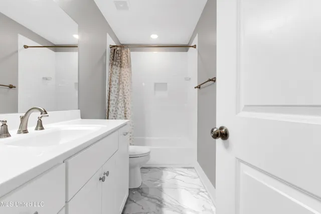 $854,400 | 9108 Honey Suckle Way, Hernando, MS 38632