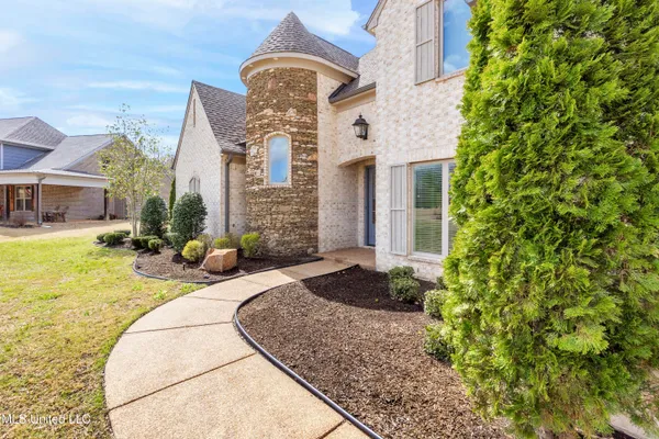 $854,400 | 9108 Honey Suckle Way, Hernando, MS 38632