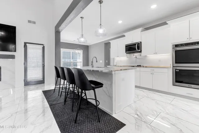 $854,400 | 9108 Honey Suckle Way, Hernando, MS 38632