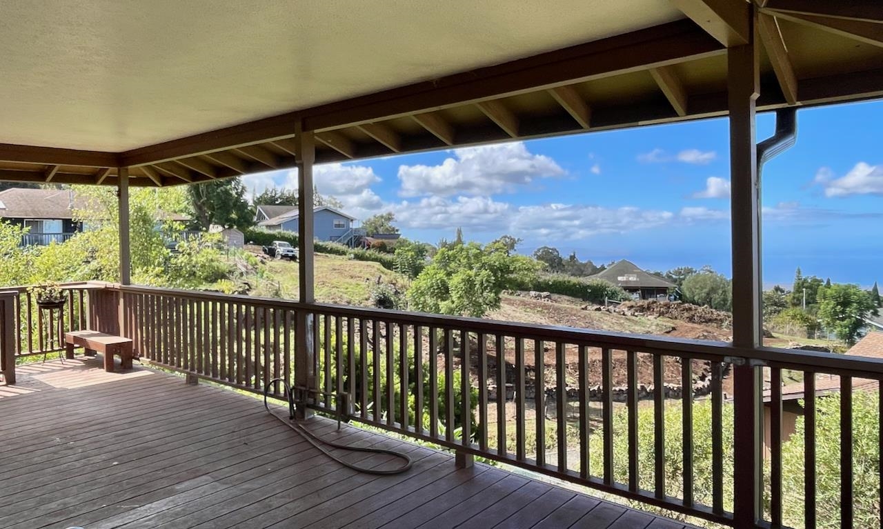 77 Kahoea Place Kula, HI 96790 - Photo 5 of 44 a view of balcony with furniture