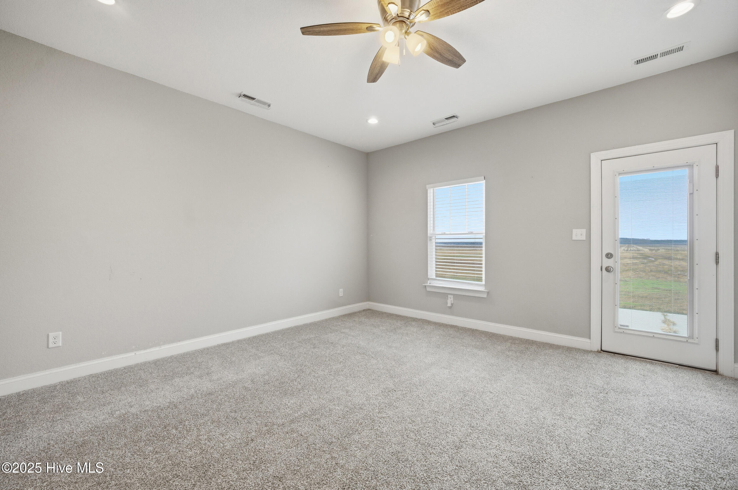 438 North Indiantown Road Shawboro, NC 27973 - Photo 21 of 40 Downstairs Primary