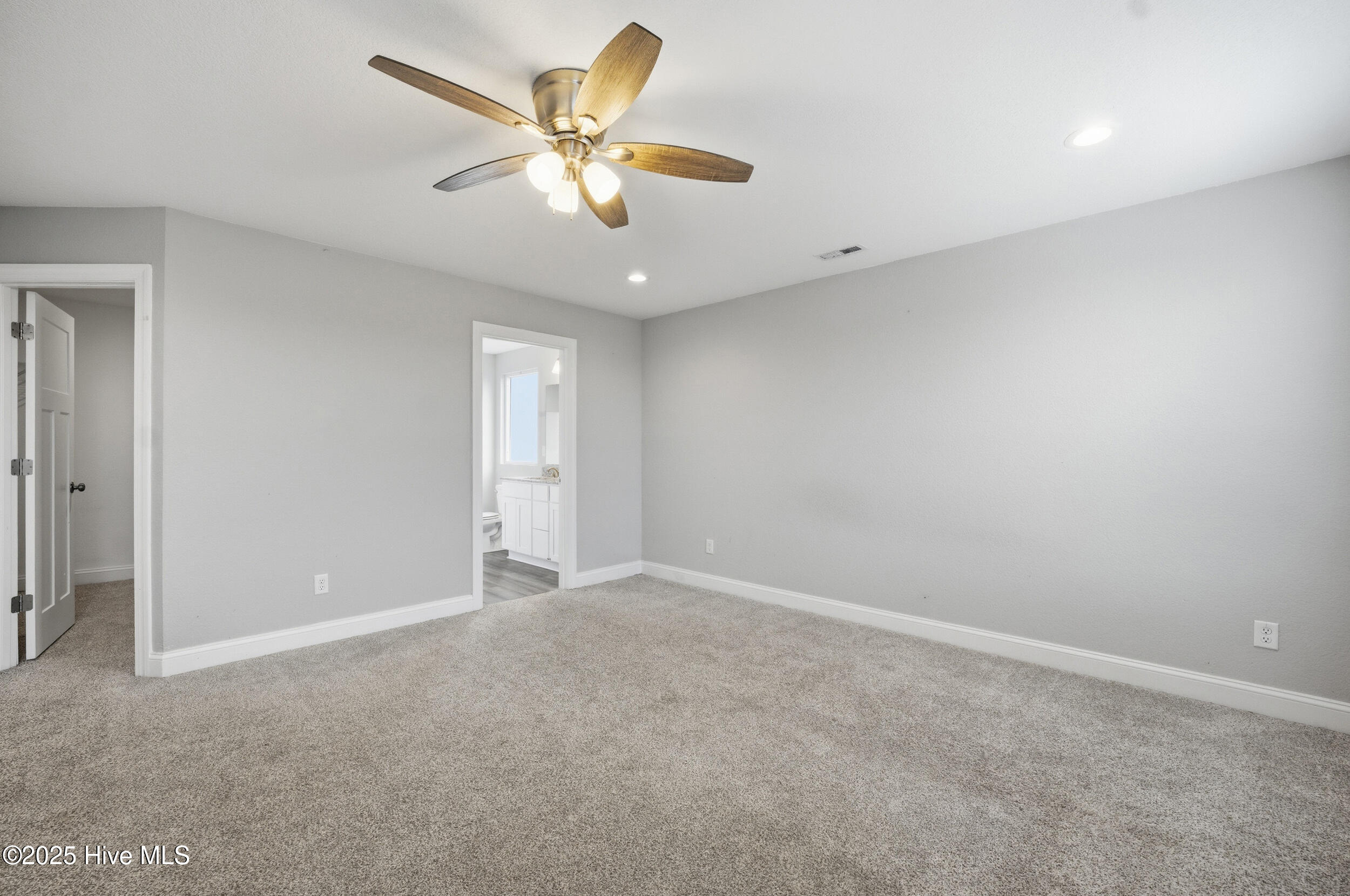 438 North Indiantown Road Shawboro, NC 27973 - Photo 24 of 40 Upstairs Primary