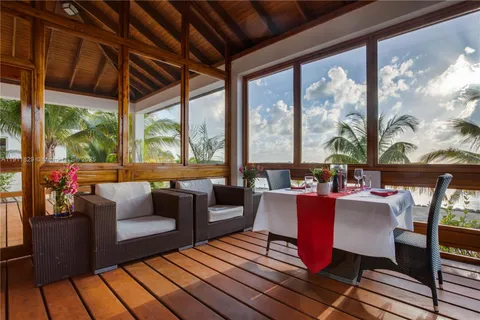 $34,000,000 | 2 West Ambergris Caye