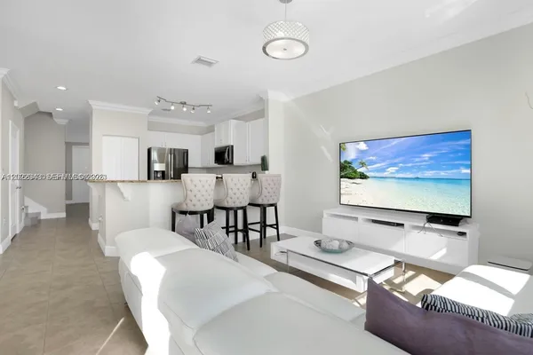 $2,800 | 649 Northeast 33rd Terrace, Unit 649, Homestead, FL 33033