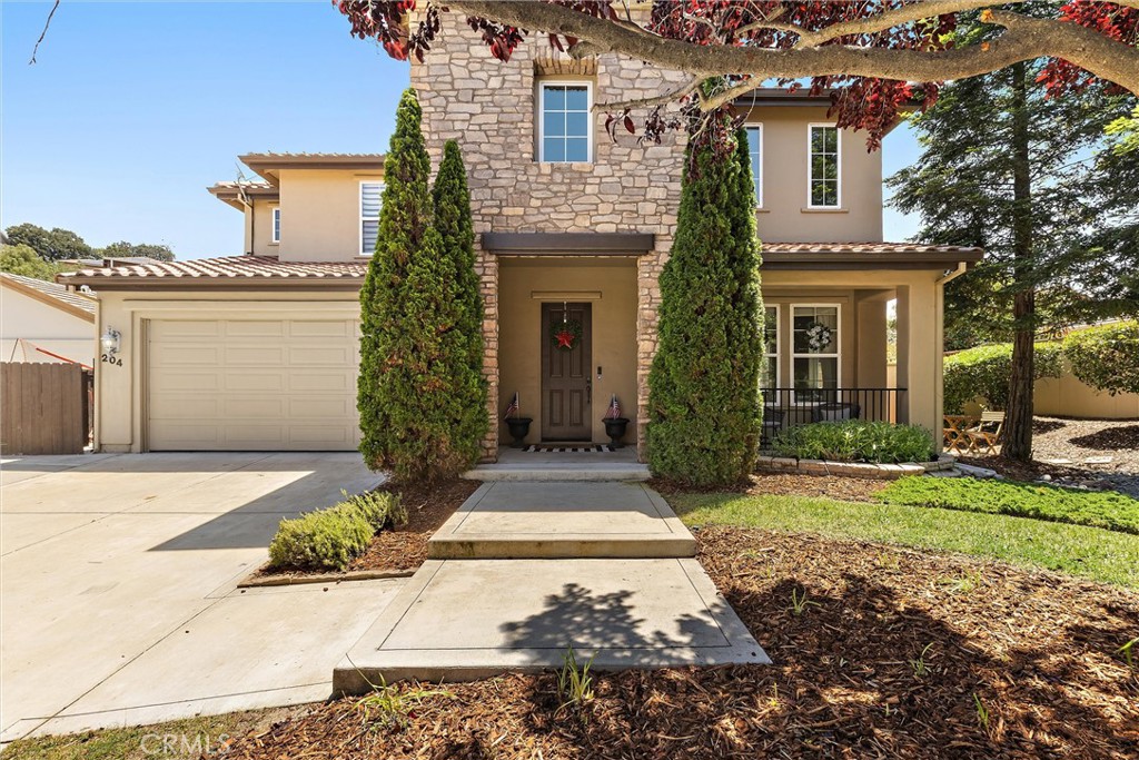 204 Vista Del Rio Court Paso Robles, CA 93446 - Photo 5 of 43