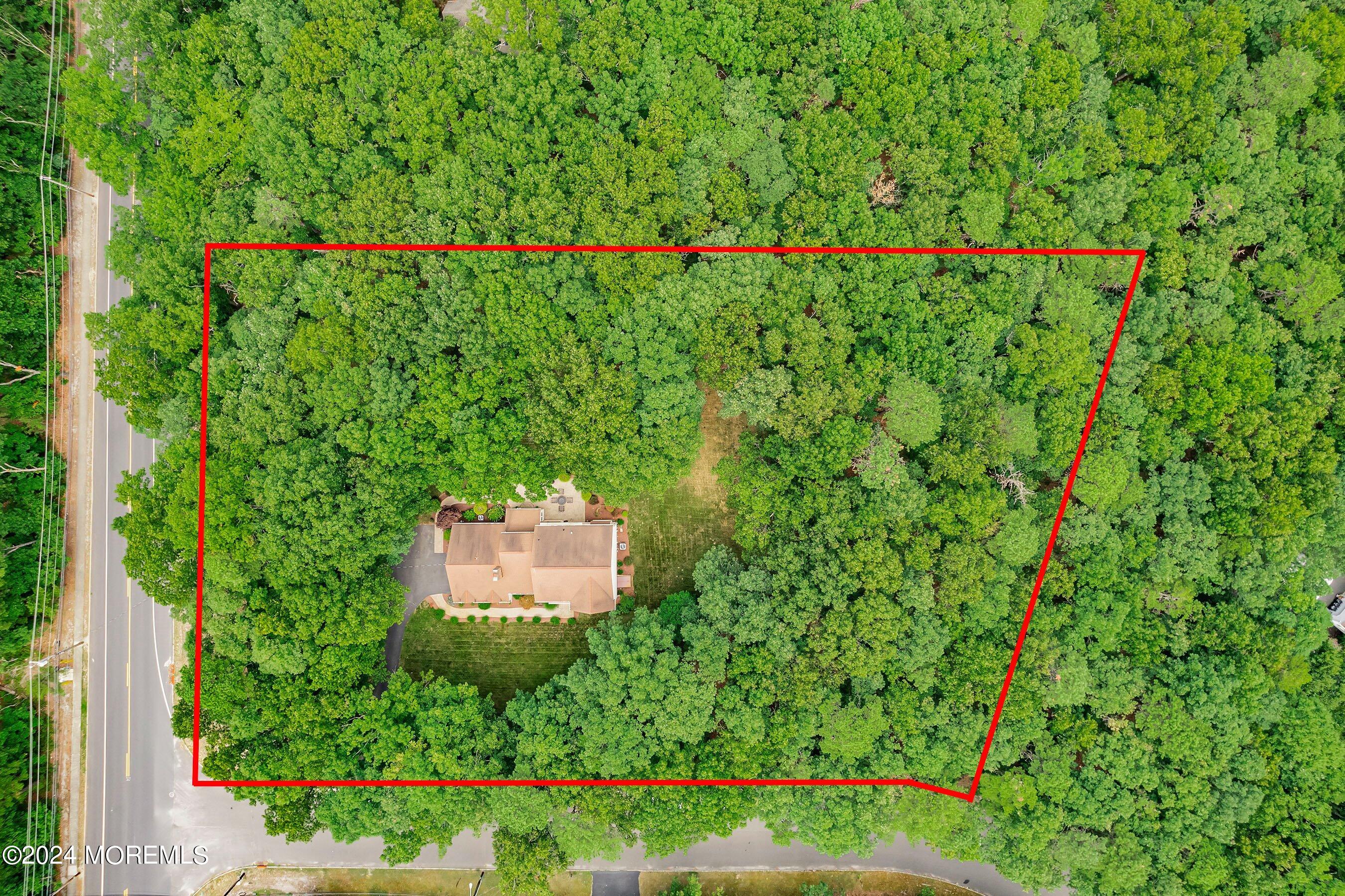 1 Amanda Lane Howell, NJ 07731 - Photo 38 of 43 40-Top Down Aerial OUTLINE