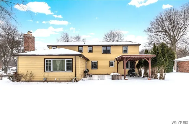 $525,000 | 60 Chapel Woods, Amherst, NY 14221