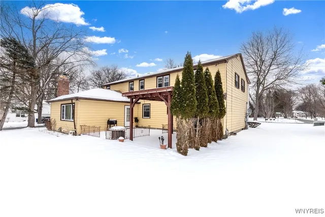 $525,000 | 60 Chapel Woods, Amherst, NY 14221