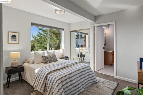 $995,000 | 6741 Snake Road, Oakland, CA 94611