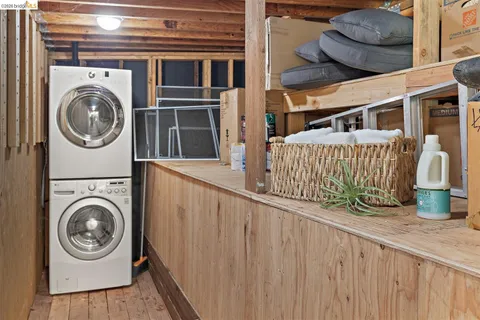 $995,000 | 6741 Snake Road, Oakland, CA 94611