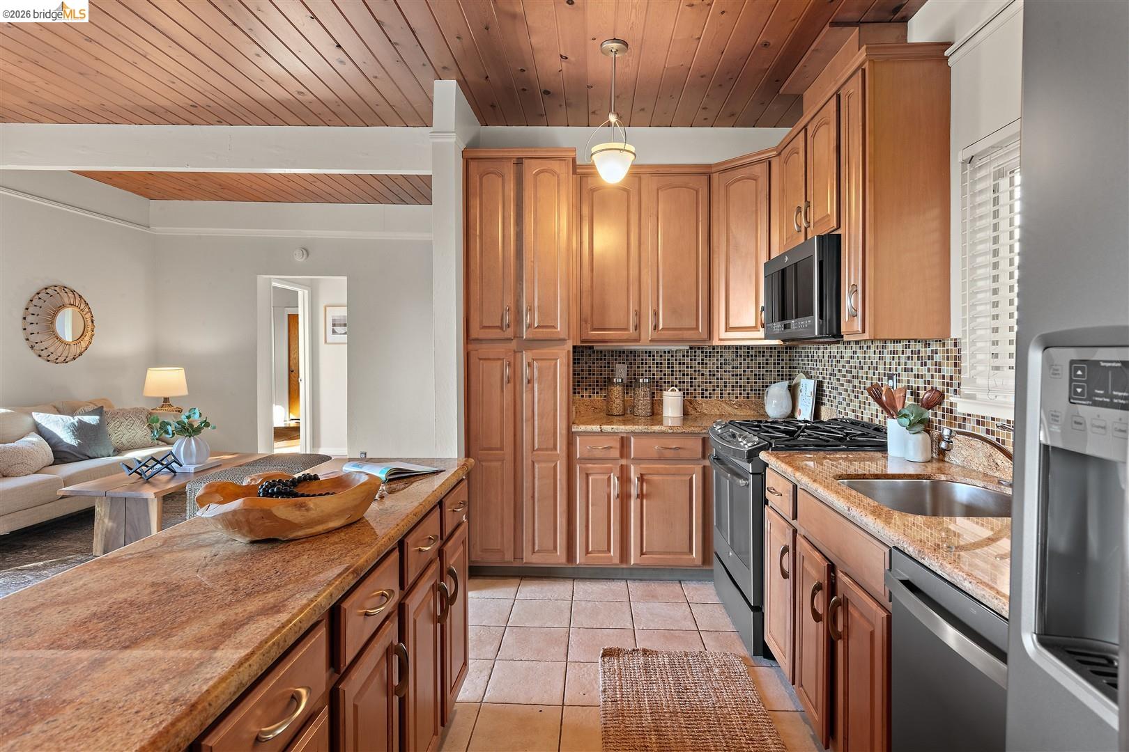 6741 Snake Road Oakland, CA 94611 - Photo 9 of 34