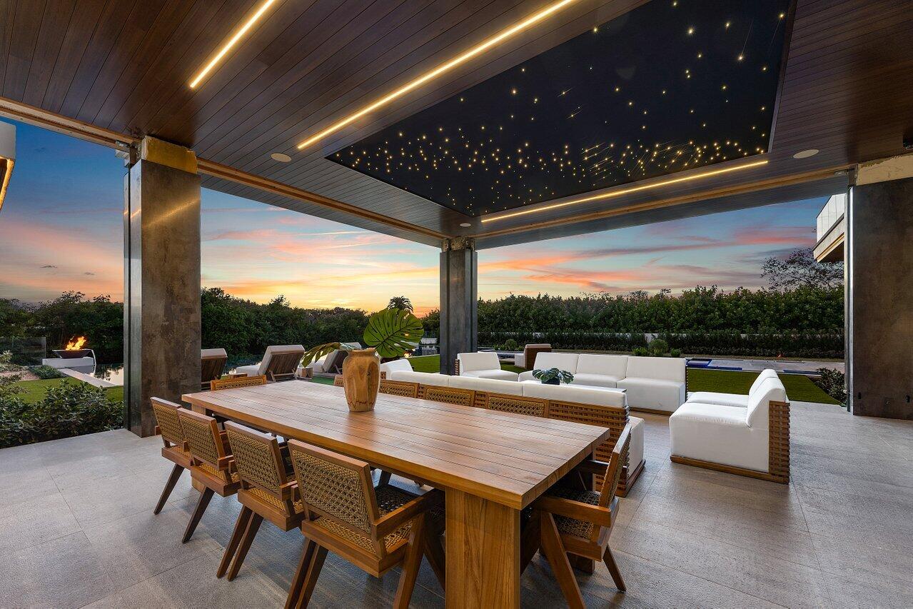 126 Spinnaker Lane Jupiter, FL 33477 - Photo 11 of 94 018-126SpinnakerLane-Jupiter-FL-33477-SM