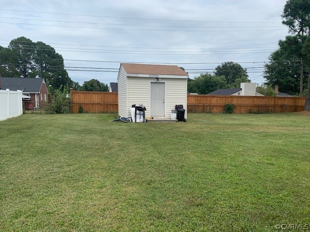 113 North Foxhill Road Richmond, VA 23223 - Photo 13 of 13 Spacious rear yard with detached toolhouse.