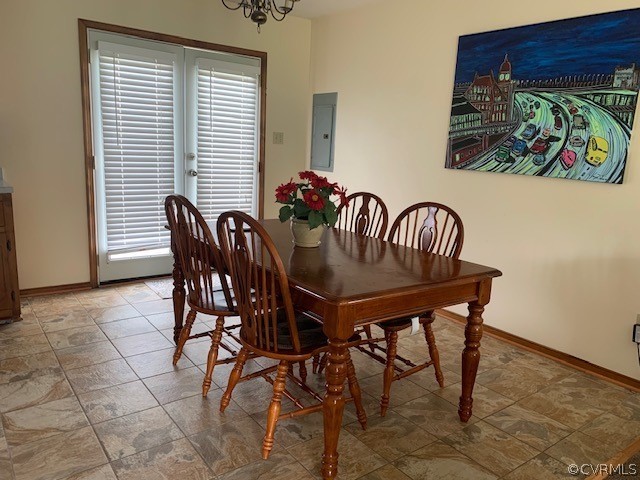 113 North Foxhill Road Richmond, VA 23223 - Photo 4 of 13 Dining area with patio doors leading to huge rear