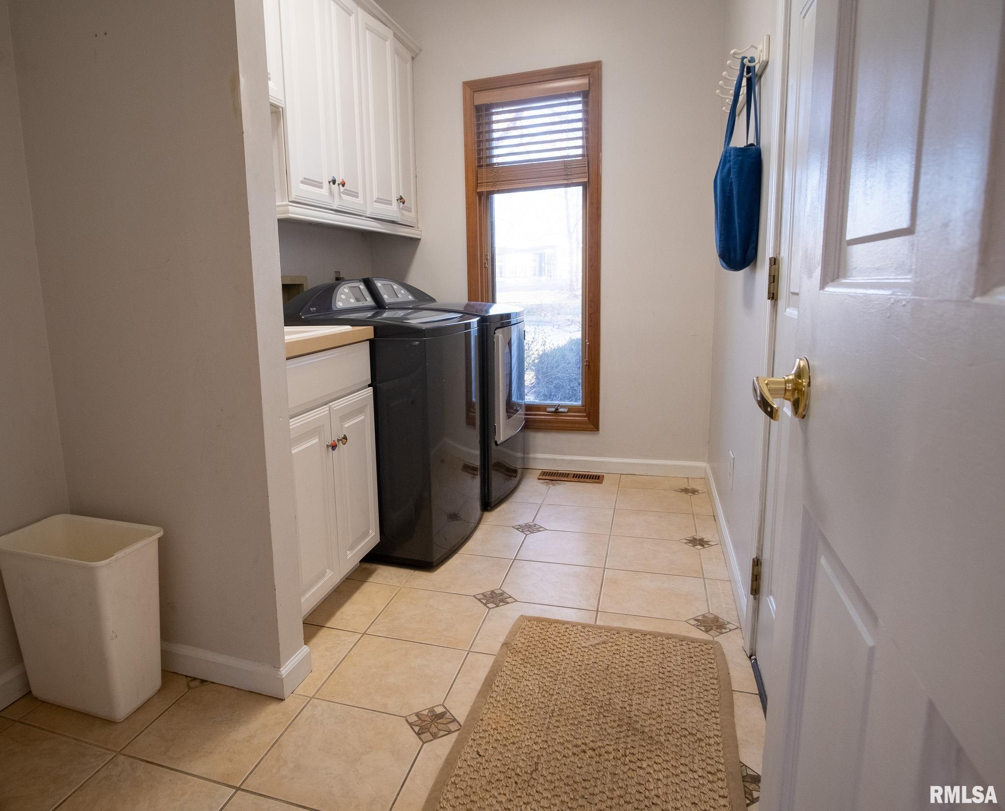 2913 Cider Mill Lane Springfield, IL 62702 - Photo 23 of 43