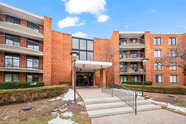 $179,500 | 1415 East Central Road, Unit 306A, Arlington Heights, IL 60005