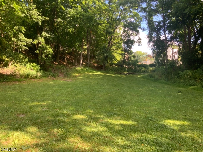16 Wishing Well Road, Unit 1 Hamburg, NJ 07419 - Photo 23 of 25