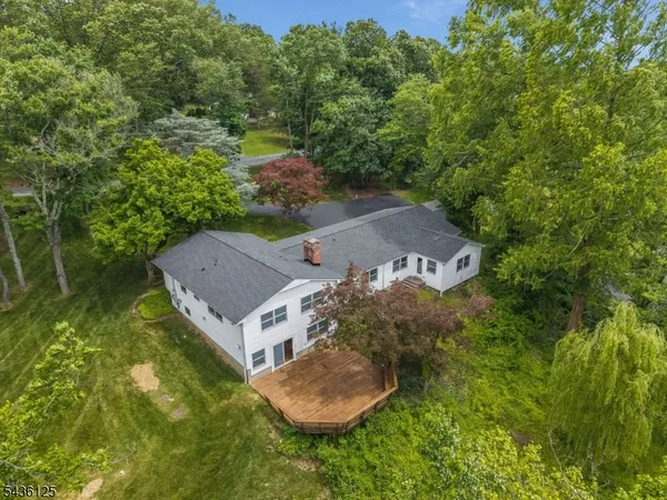 $750,000 | 7 Sky View Garden Road, Lebanon, NJ 08833