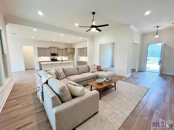$332,453 | 42218 Blue Bay Drive, Ponchatoula, LA 70454