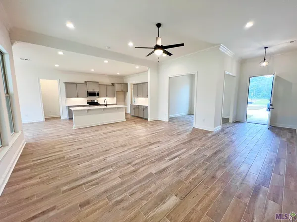 $332,453 | 42218 Blue Bay Drive, Ponchatoula, LA 70454